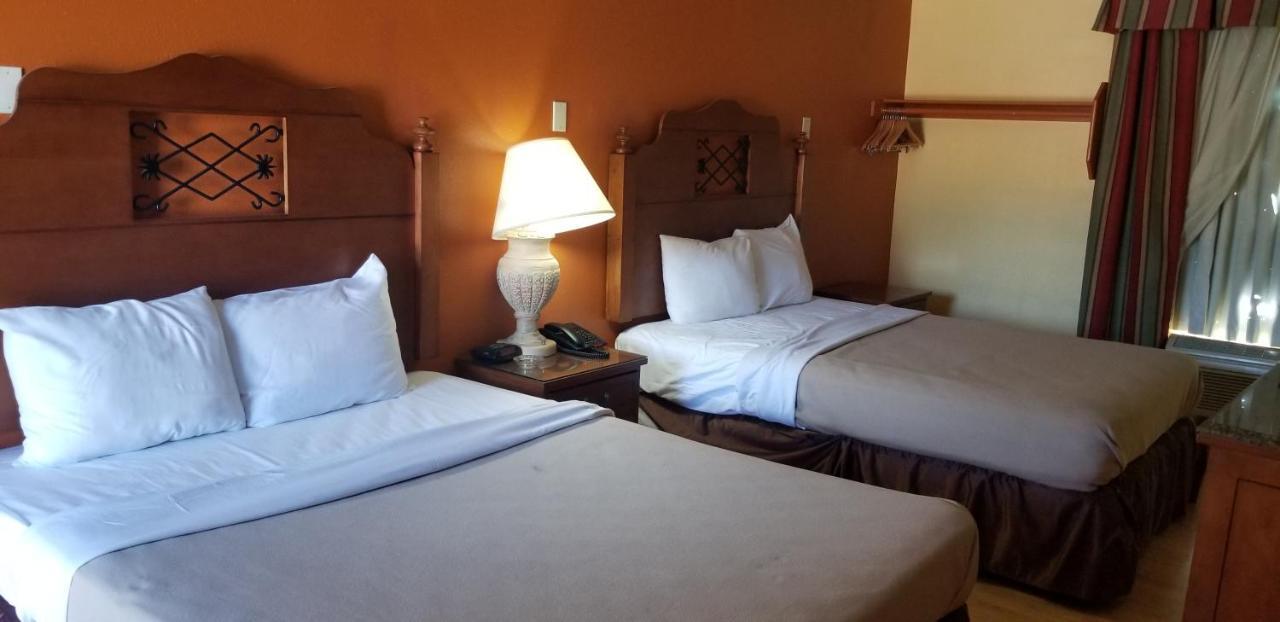 אונטריו Lotus By Hotel Inn מראה חיצוני תמונה
