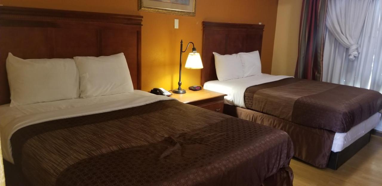 אונטריו Lotus By Hotel Inn מראה חיצוני תמונה